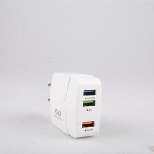 Stikkontakt med 3 USB-stik