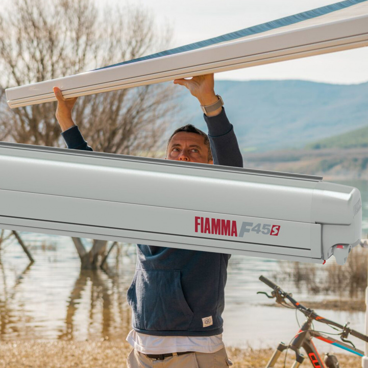 Fiamma F45S Titanium box i gruppen Fortelt & Markiser / Markiser / Autocamper Markiser / Fiamma / vægmonteret hos Campmarket (65139)
