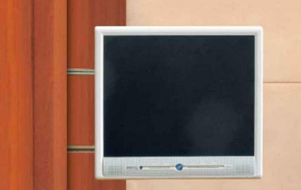 Tv-holder, trækkes ud til højre i gruppen Campingvogn og autocamper / El - Elektronik / TV, Billede & Lyd / TV / TV-Holdere hos Campmarket (66514)