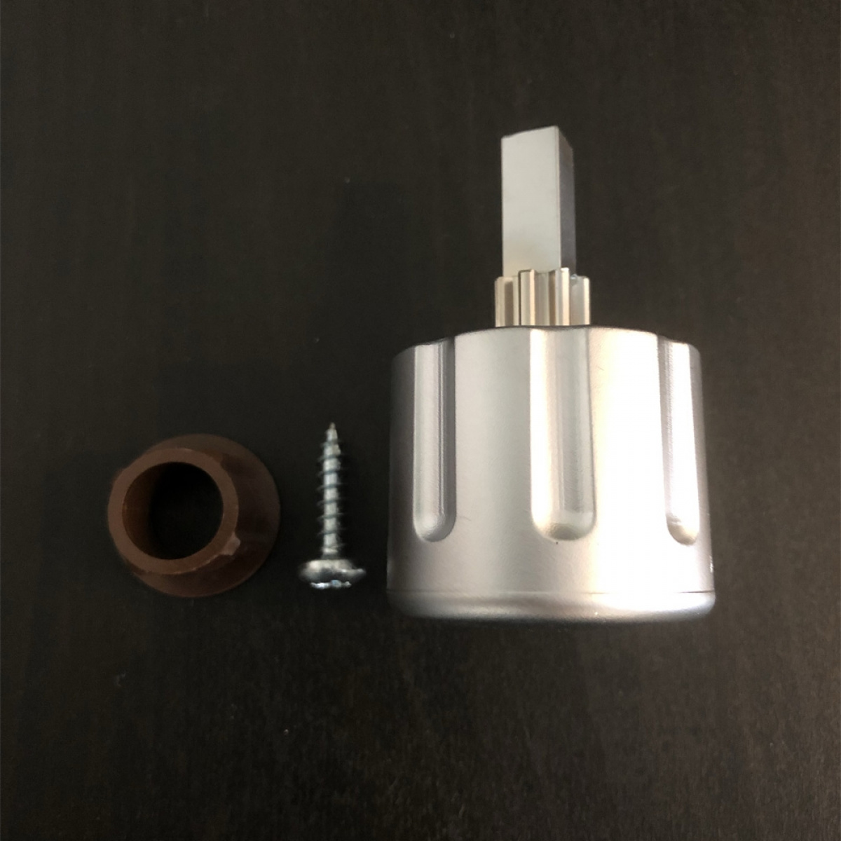 Drejeknap med manchet mat krom i gruppen Campingvogn og autocamper / Lås & beslag / Inv. Dør & Lugelåse hos Campmarket (68644)