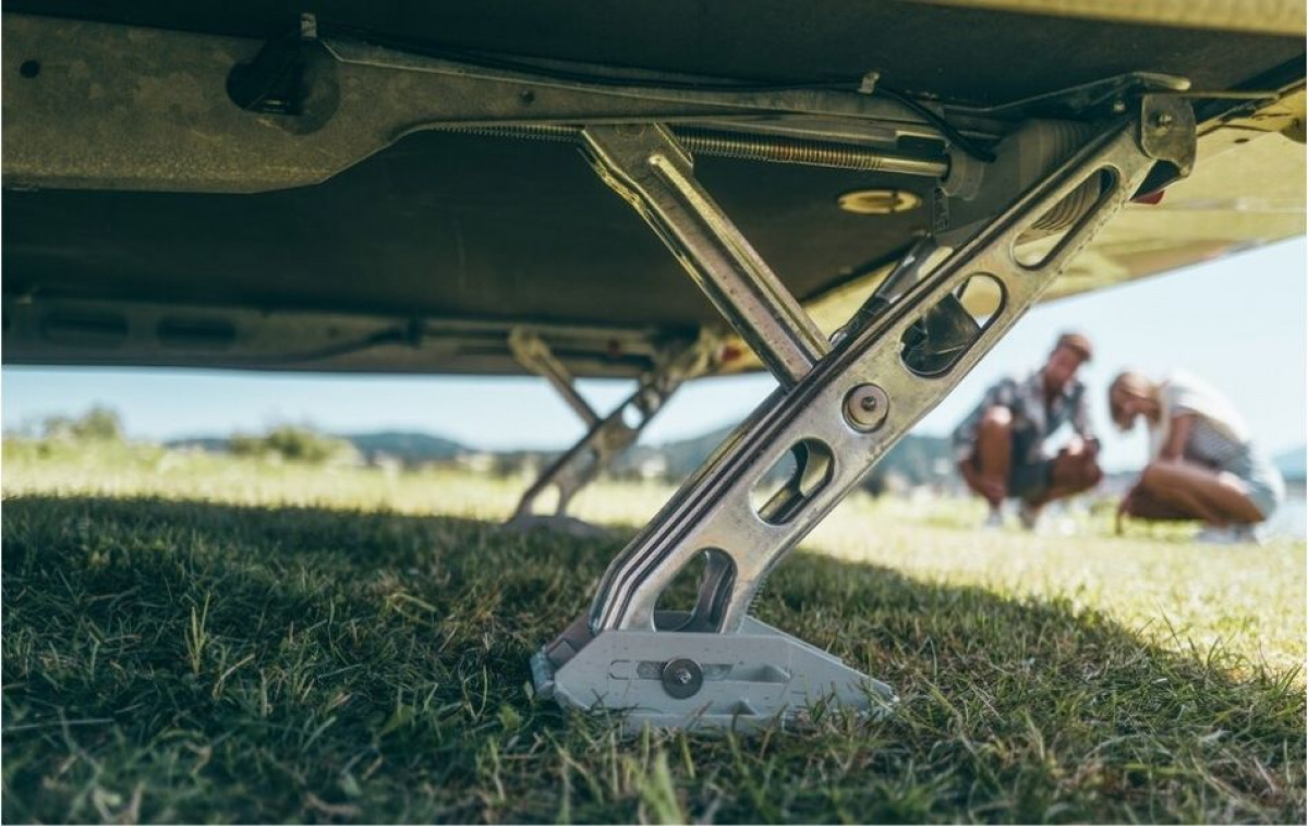 AL-KO UP4 Elektriske Støtteben - Campingvogn i gruppen Campingvogn og autocamper / Chassis / Støtteben hos Campmarket (68775)