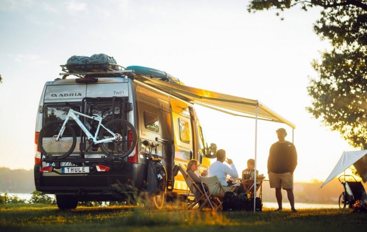 Thule Omnistor Tagmonteret 6300 til varevogn i gruppen Campingvogn og autocamper / van og Autocamper / Markiser / Markiser hos Campmarket (68787)