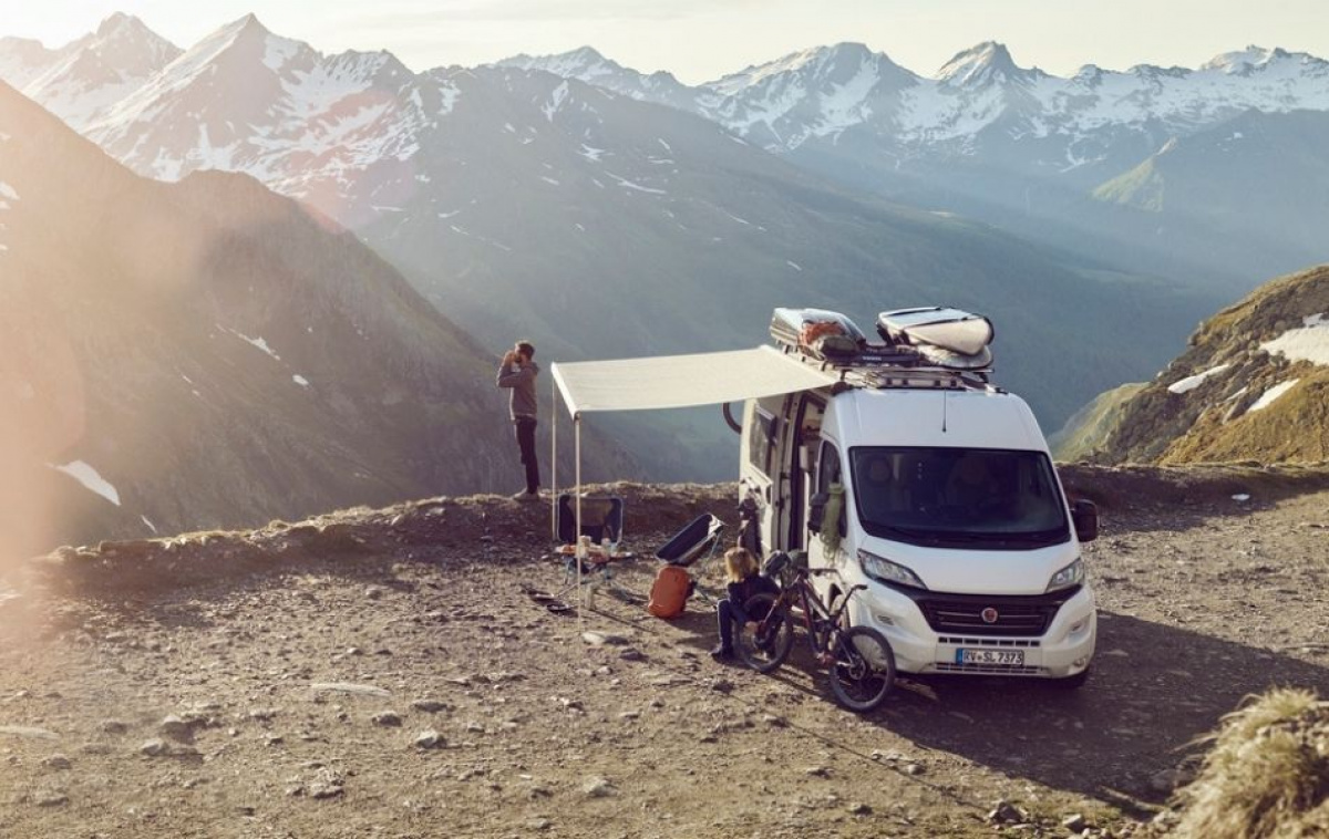 Thule Omnistor 6300 Tagmonteret Anodiseret Box i gruppen Fortelt & Markiser / Markiser / Autocamper Markiser / Thule/Omnistor / Tagmonteret hos Campmarket (68809)