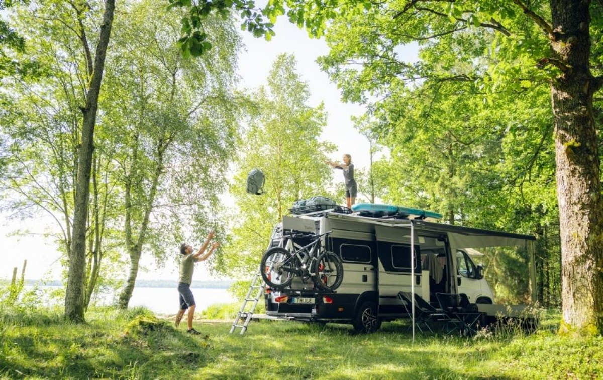 Thule Omnistor 6300 Tagmonteret Sort Box i gruppen Fortelt & Markiser / Markiser / Autocamper Markiser / Thule/Omnistor / Tagmonteret hos Campmarket (68810)