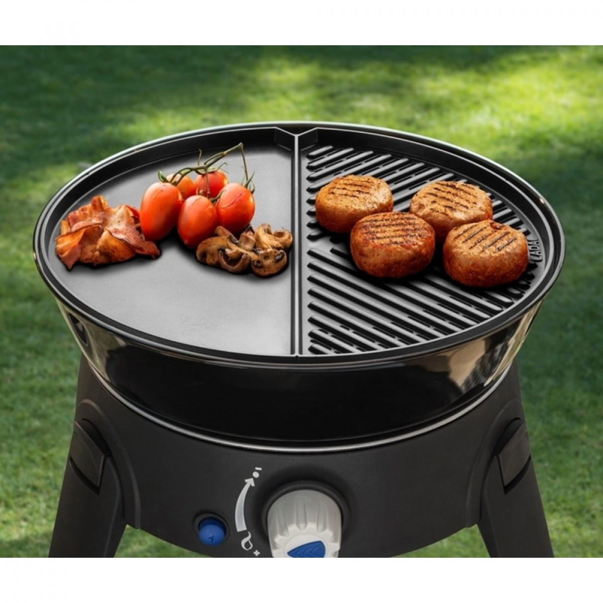 Cadac Grillplade rillet / glat Safari Chef 30 cm i gruppen Husholdning & Køkken / Griller / Grilltilbehør hos Campmarket (69159)