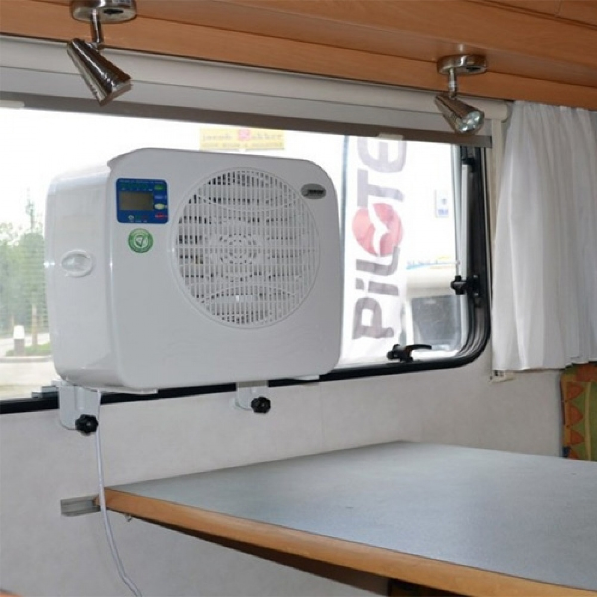 Arctus Caravan AC i gruppen Campingvogn og autocamper / Varme & Køling / AC hos Campmarket (71458)