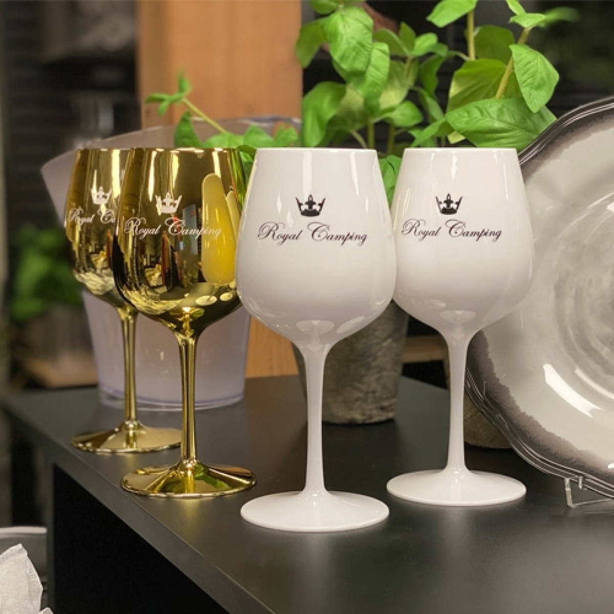 Royal Camping vinglas guldfarvede 43 cl i gruppen Husholdning & Køkken / Glas / Vinglas hos Campmarket (71706)