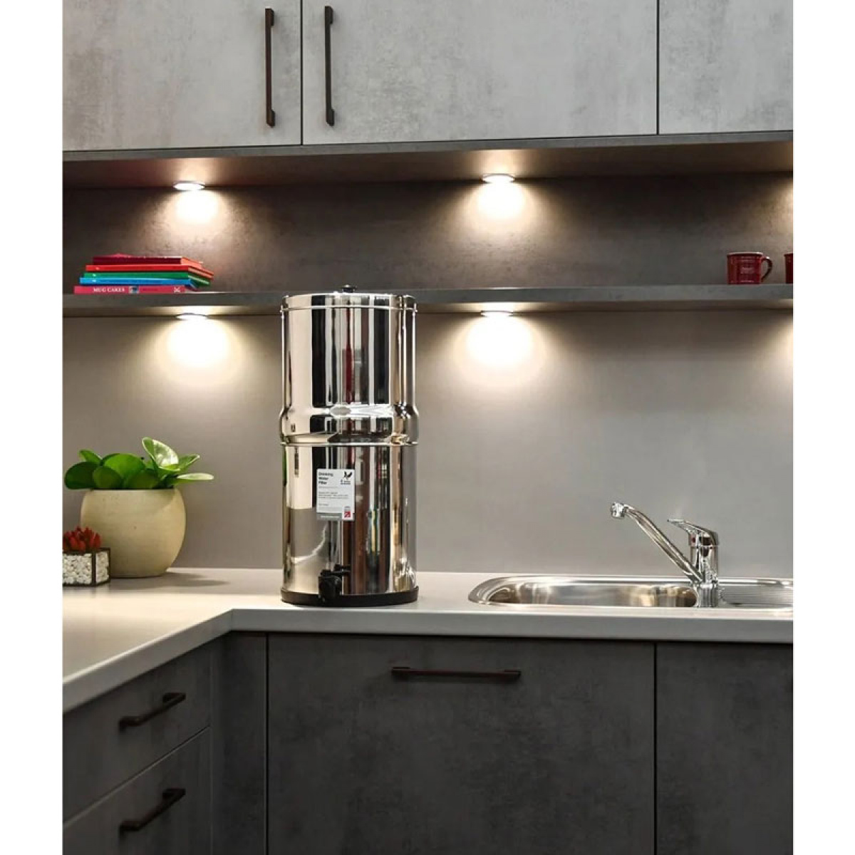 Sunwind Vandrenser Gravity 8,5l i gruppen Vand & Sanitet / Vand / Vandtank hos Campmarket (79421)