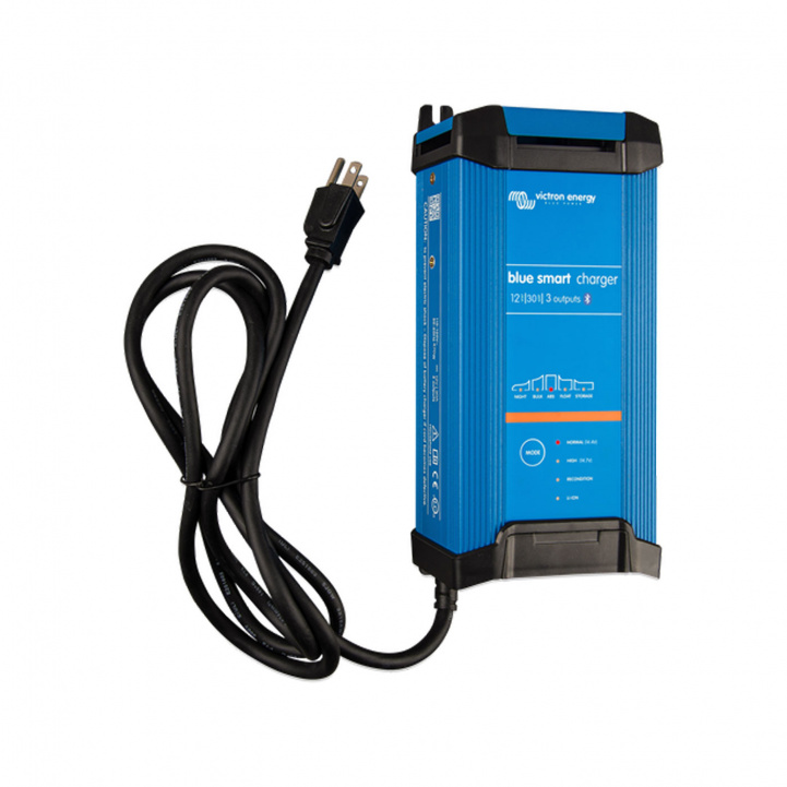 Victron Batterilader Blue Smart IP22 12/30(3)230V 7/7 i gruppen Campingvogn og autocamper / El - Elektronik / Batterier & Omformere / Batteriopladere hos Campmarket (81276)