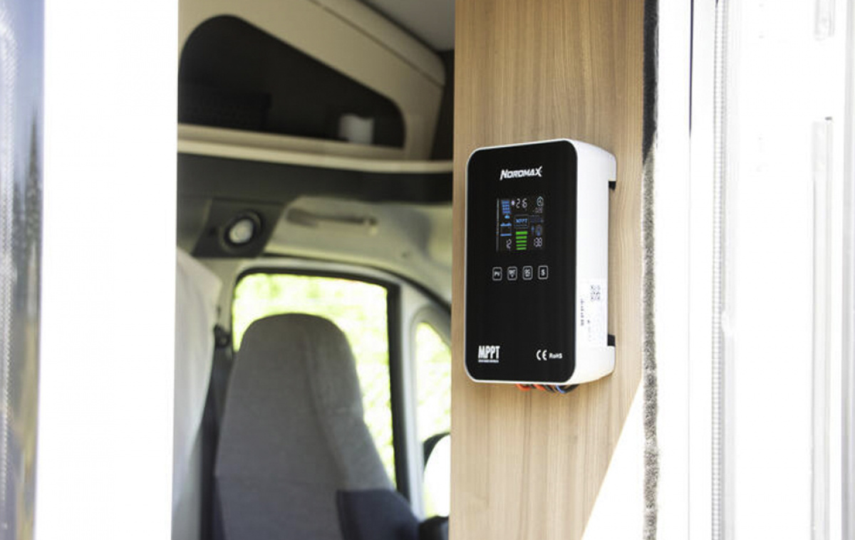 Nordmax Regulator 40A MPPT i gruppen Campingvogn og autocamper / El - Elektronik / Solpaneler / Solcelleregulatorer / MPPT hos Campmarket (81467)