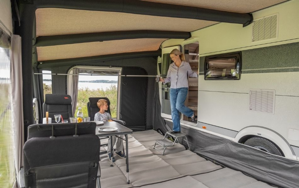 Telta Apex 300 i gruppen Fortelt & Markiser / Fortelt Campingvogn / Oppustelige telte til campingvogne / A-måls lufttelte hos Campmarket (82502)