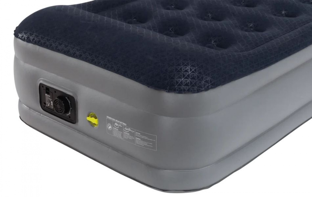 Outwell Luftmadras Superior Single med indbygget pumpe i gruppen Outdoor / Soveudstyr hos Campmarket (83138)