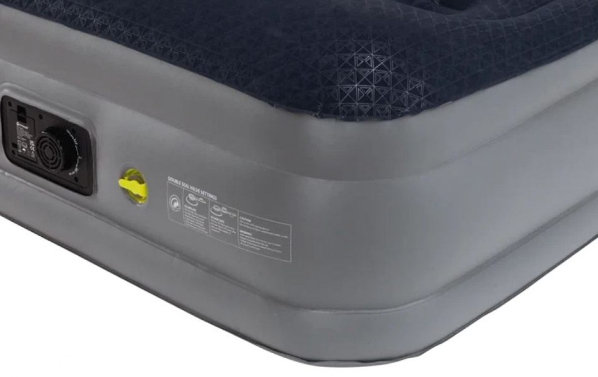 Outwell Luftmadras Superior Double med indbygget pumpe i gruppen Outdoor / Soveudstyr hos Campmarket (83140)