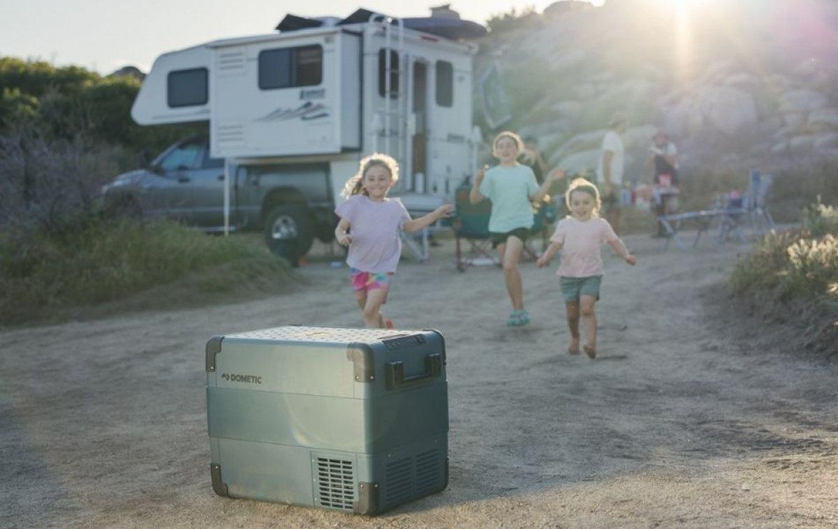 Dometic Kompressor-køleboks CFX2 45L i gruppen Campingvogn og autocamper / Varme & Køling / Køleskabe & Kølebokse / Kølebokse hos Campmarket (83788)