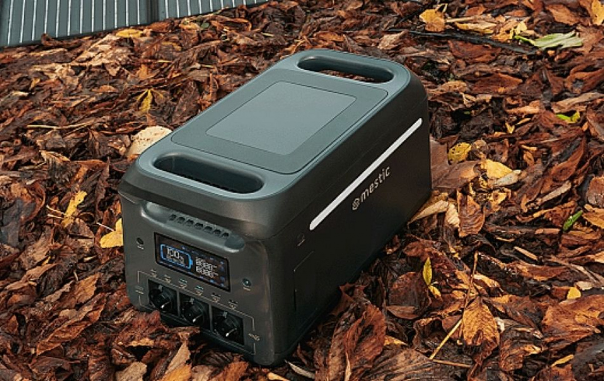 Mestic Powerstation MPS-1800 i gruppen Campingvogn og autocamper / El - Elektronik / El tavler og Elværk / Elværk hos Campmarket (83836)