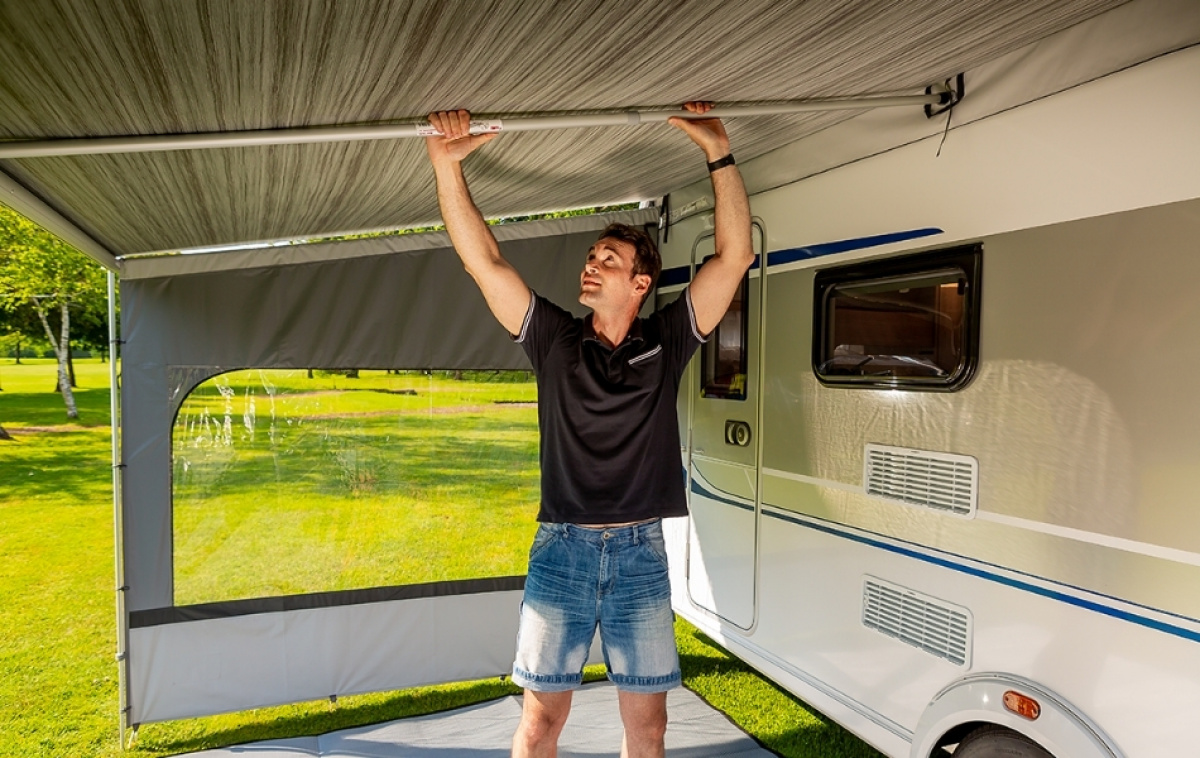 Fiamma Caravanstore XL Overligger 225–250 cm i gruppen Fortelt & Markiser / Markiser / Campingvogns Markiser / Tilbehør Campingvogns Markiser / Tilbehør Caravanstore hos Campmarket (84831)