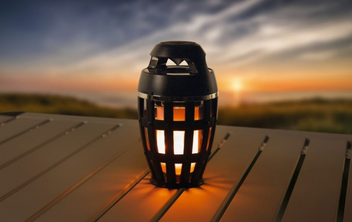 Carbest Flamme-Lampe med Højttaler i gruppen Hjem og indretning / Belysning & Lygter hos Campmarket (84845)