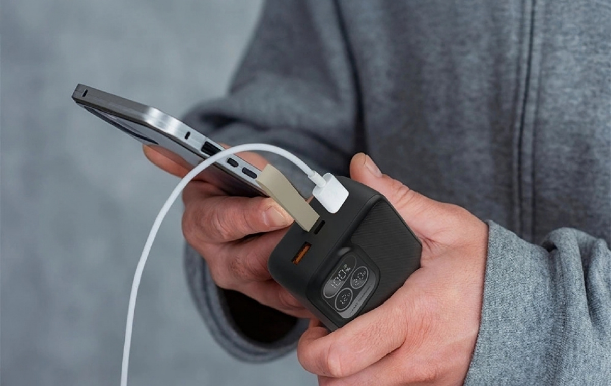 Hawk Powerbank 30000mAh i gruppen Campingvogn og autocamper / El - Elektronik / Smart hjælpemiddel hos Campmarket (85012)