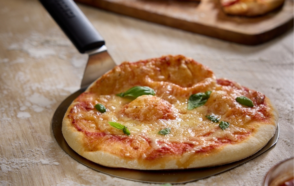 Omnia Pizzaspade i gruppen Husholdning & Køkken / Griller / Grilltilbehør / Grilltilbehør til pizza hos Campmarket (85215)